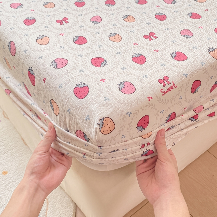 91家纺网 家纺一手货源 找家纺 朵朵家纺 2025新款超柔印花单床笠单品学生宿舍床垫保护套 床笠（床垫保护套可定制尺寸 ） 甜心草莓
