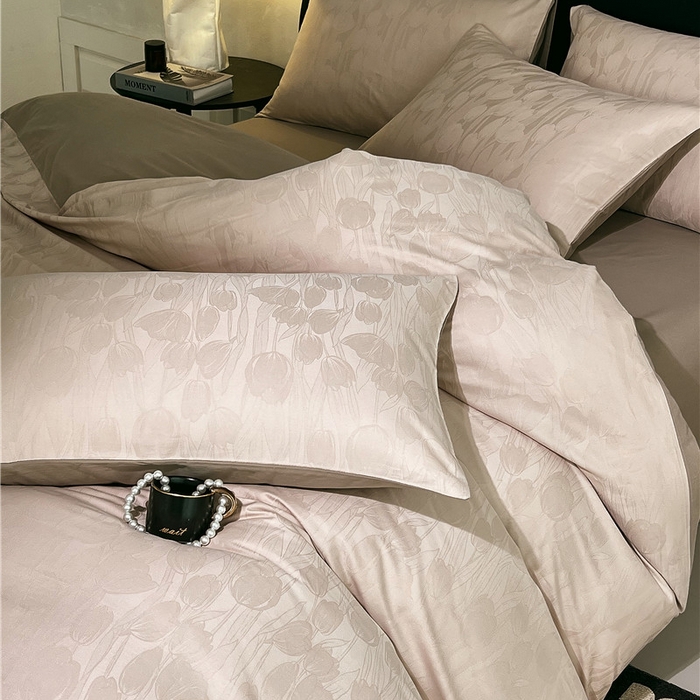 91家纺网 家纺一手货源 找家纺 琪格格纺织 2025新款50S贡缎大提花加厚全棉磨毛四件套 罗拉之梦-可可棕