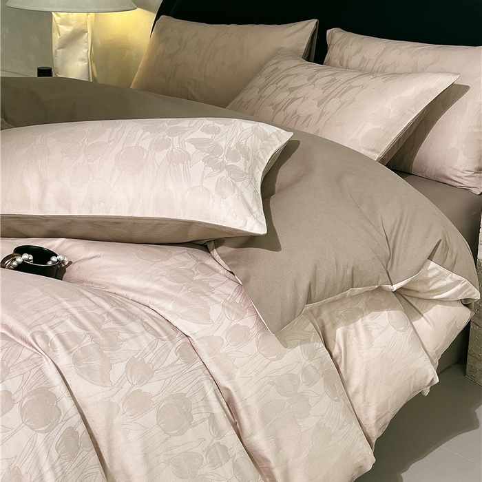 91家纺网 家纺一手货源 找家纺 琪格格纺织 2025新款50S贡缎大提花加厚全棉磨毛四件套 罗拉之梦-可可棕