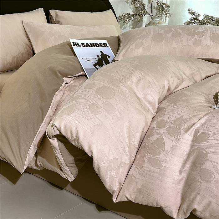 91家纺网 家纺一手货源 找家纺 琪格格纺织 2025新款50S贡缎大提花加厚全棉磨毛四件套 罗拉之梦-可可棕