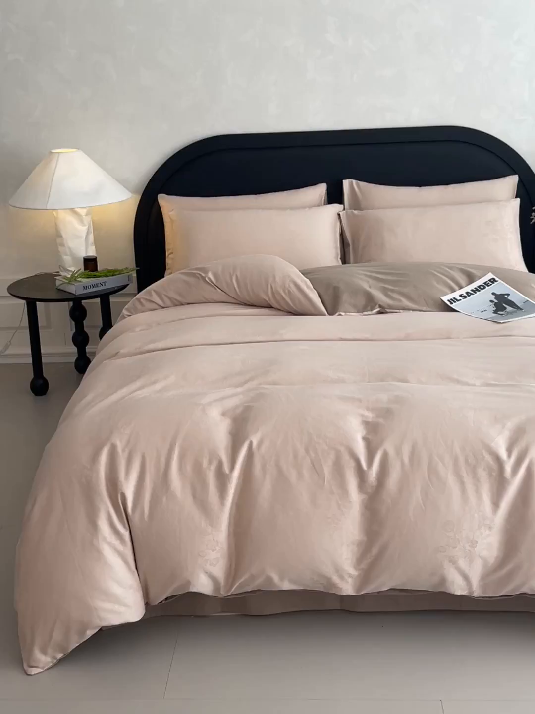 91家纺网 家纺一手货源 找家纺 琪格格纺织 2025新款50S贡缎大提花加厚全棉磨毛四件套 一蔓千花-羽棕