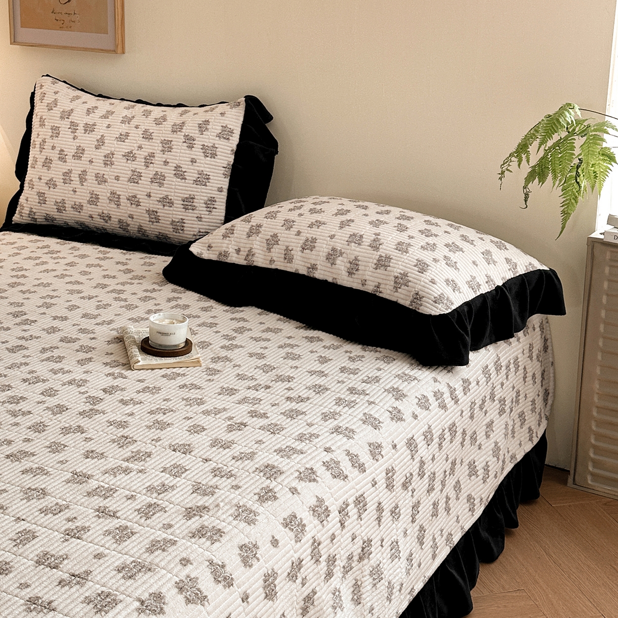 91家纺网 家纺一手货源 找家纺 桃心家居 2025新款韩版花边法式花卉碎花加厚牛奶绒多功能床盖单件单床盖床盖三件套单品 绒床盖-花边清香