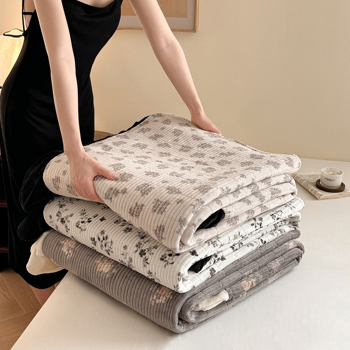 91家纺网 家纺一手货源 找家纺 桃心家居 2025新款韩版花边法式花卉碎花加厚牛奶绒多功能床盖单件单床盖床盖三件套单品 组合图仅供展示不可下单