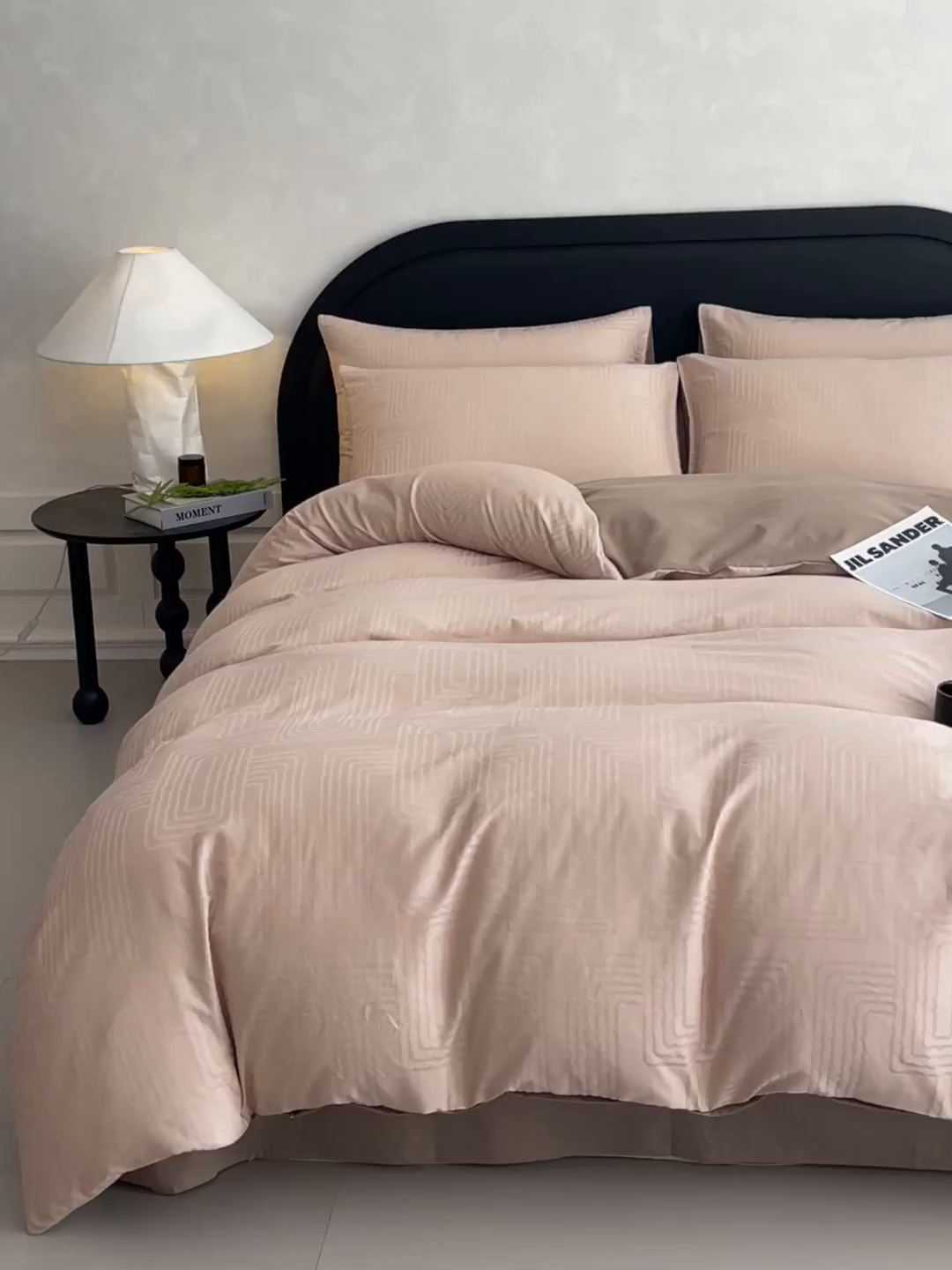 91家纺网 家纺一手货源 找家纺 琪格格纺织 2025新款50S贡缎大提花加厚全棉磨毛四件套 理查德-咖