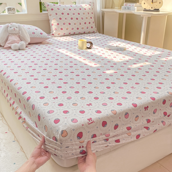 91家纺网 家纺一手货源 找家纺 朵朵家纺 2025新款超柔印花单床笠单品学生宿舍床垫保护套 床笠（床垫保护套可定制尺寸 ） 甜心草莓