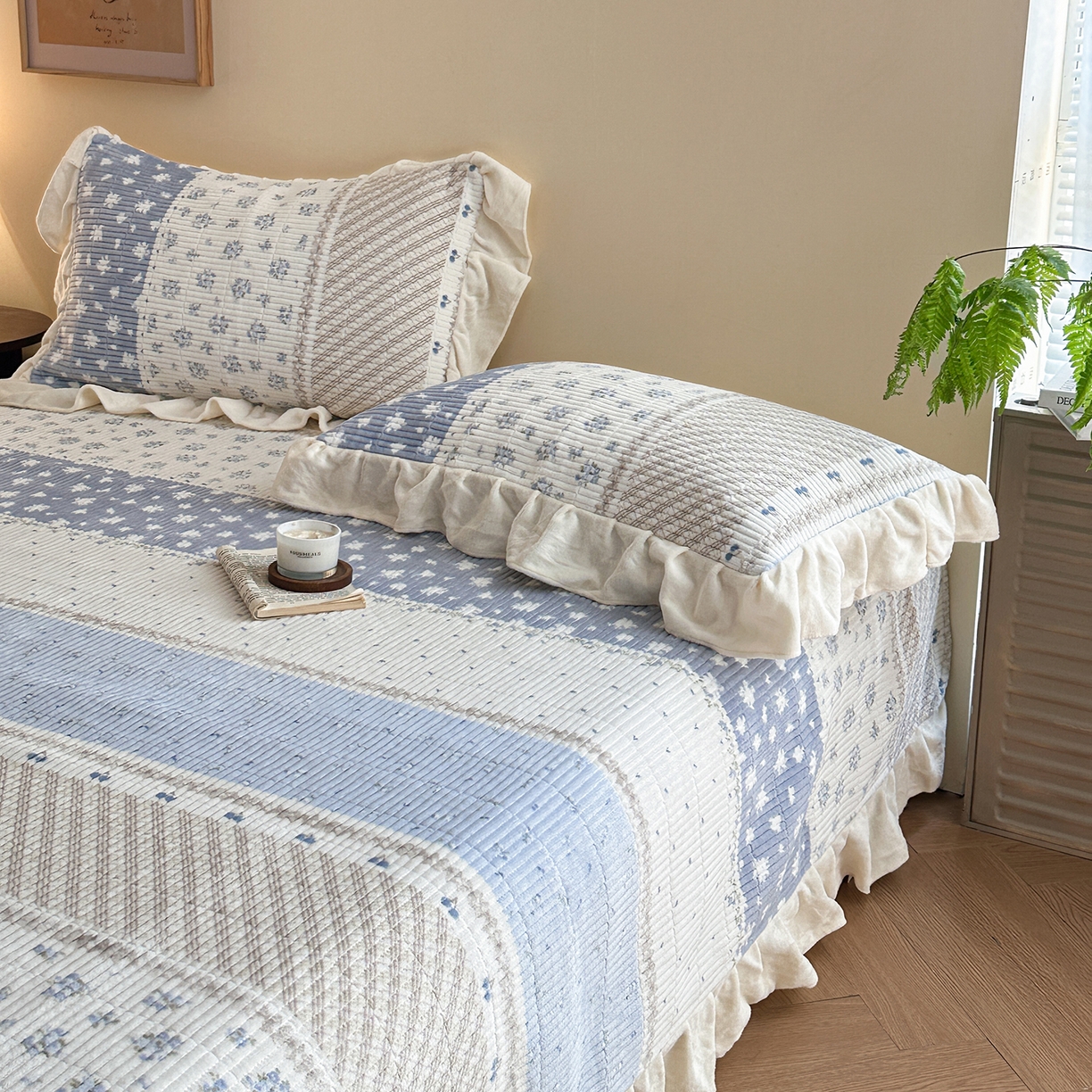 91家纺网 家纺一手货源 找家纺 桃心家居 2025新款韩版花边法式花卉碎花加厚牛奶绒多功能床盖单件单床盖床盖三件套单品 绒床盖-花边柠乐