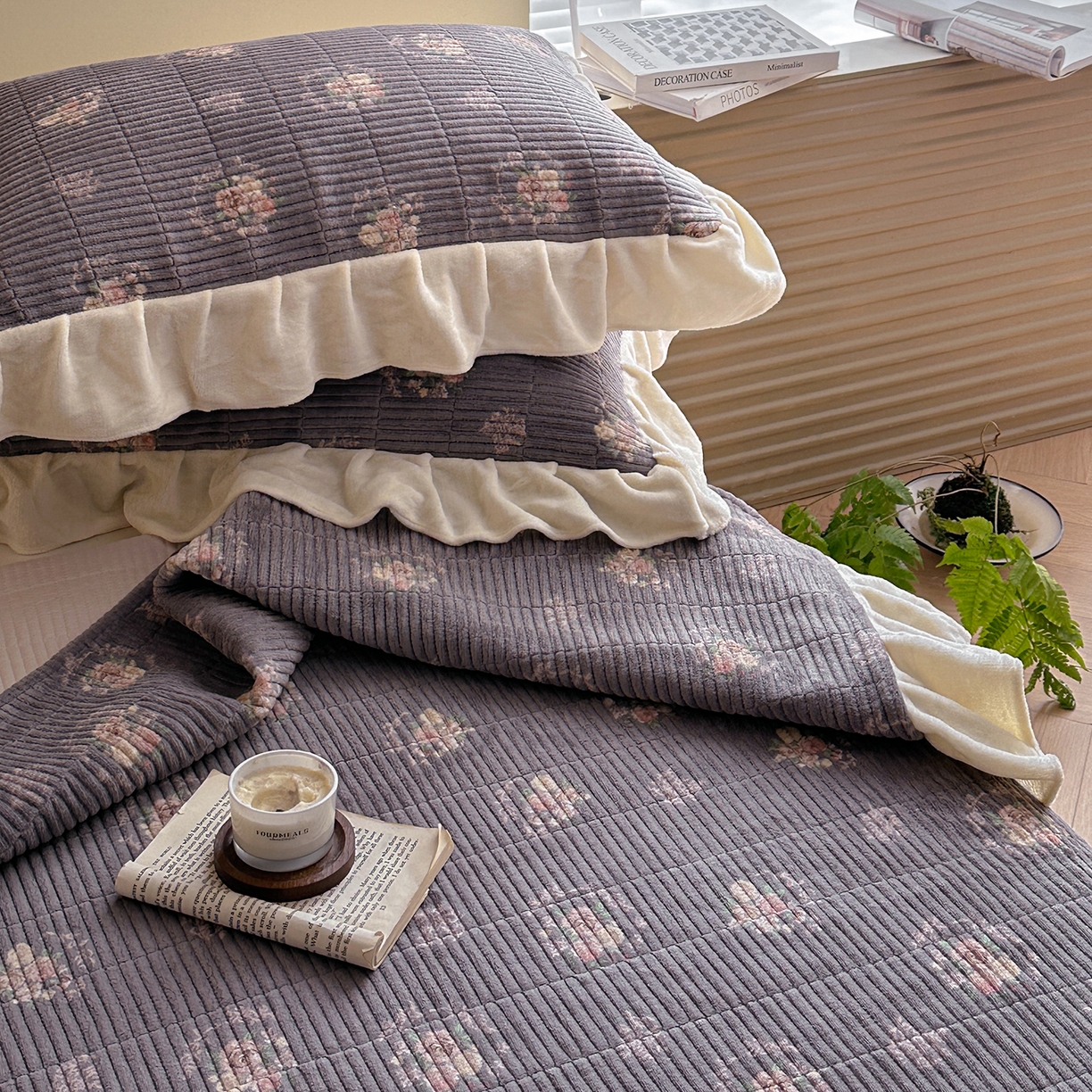 91家纺网 家纺一手货源 找家纺 桃心家居 2025新款韩版花边法式花卉碎花加厚牛奶绒多功能床盖单件单床盖床盖三件套单品 绒床盖-花边北茉