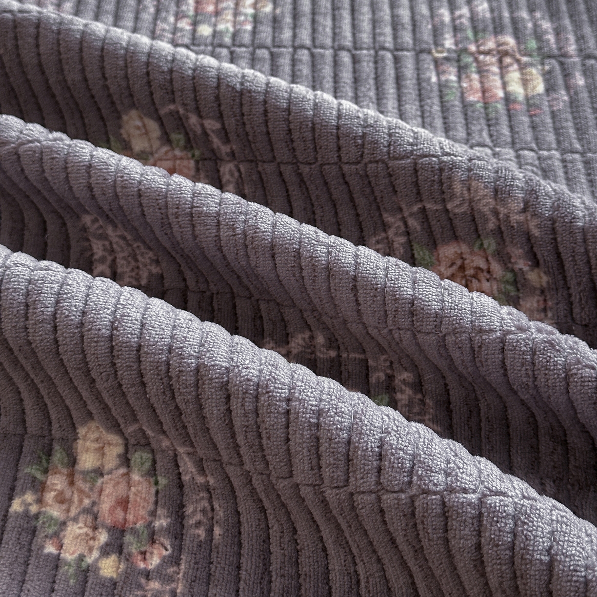 91家纺网 家纺一手货源 找家纺 桃心家居 2025新款韩版花边法式花卉碎花加厚牛奶绒多功能床盖单件单床盖床盖三件套单品 绒床盖-花边北茉