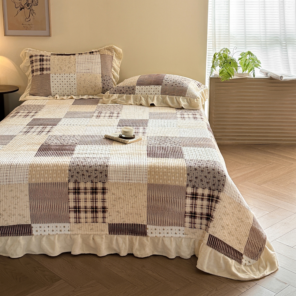 91家纺网 家纺一手货源 找家纺 桃心家居 2025新款韩版花边法式花卉碎花加厚牛奶绒多功能床盖单件单床盖床盖三件套单品 绒床盖-花边松石紫