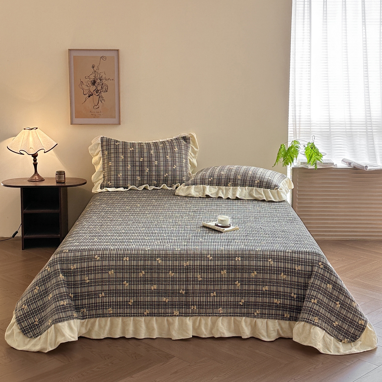 91家纺网 家纺一手货源 找家纺 桃心家居 2025新款韩版花边法式花卉碎花加厚牛奶绒多功能床盖单件单床盖床盖三件套单品 绒床盖-花边冬晚