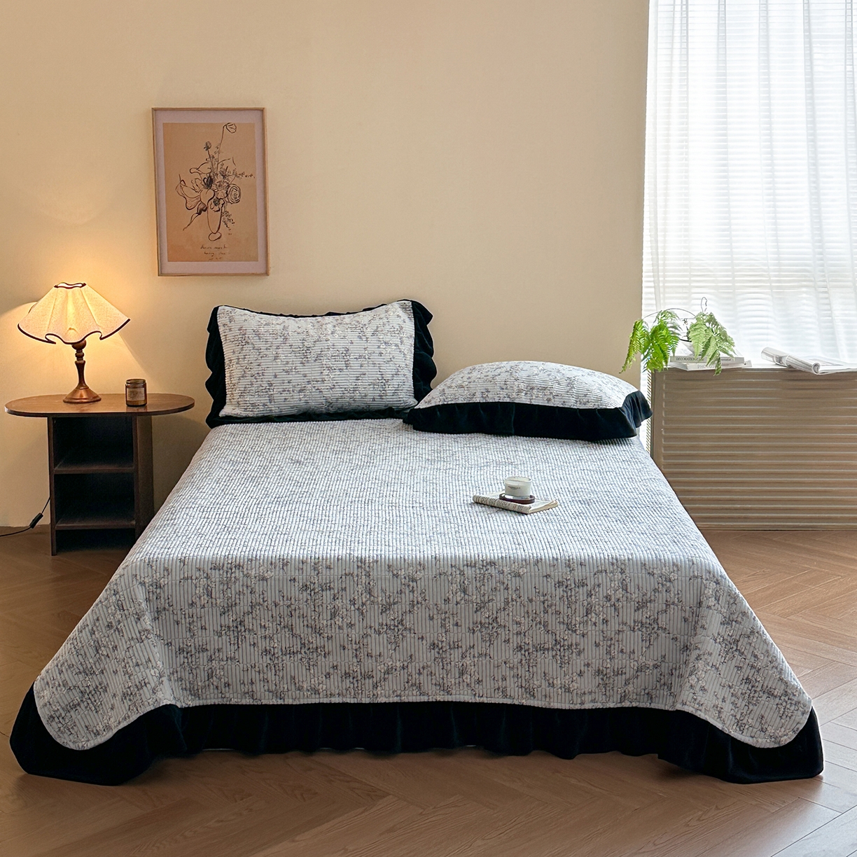 91家纺网 家纺一手货源 找家纺 桃心家居 2025新款韩版花边法式花卉碎花加厚牛奶绒多功能床盖单件单床盖床盖三件套单品 绒床盖-花边梦雅