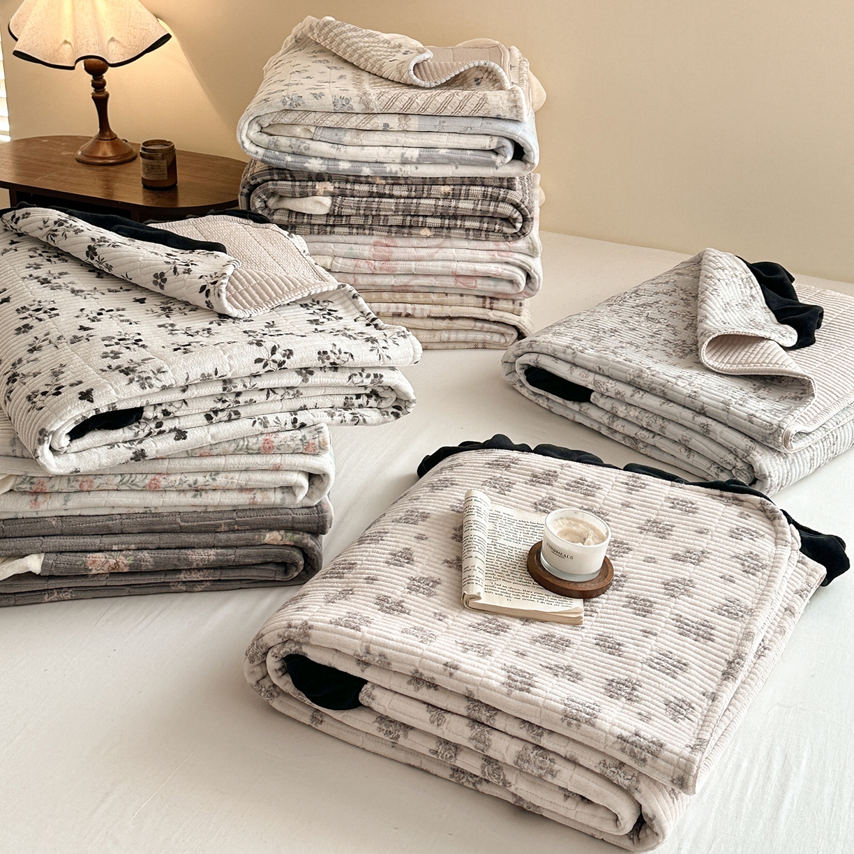 91家纺网 家纺一手货源 找家纺 （总）桃心家居 2025新款云柔水洗棉毛巾绣大豆单夏被夏被四件套