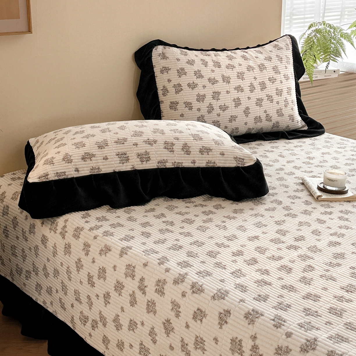 91家纺网 家纺一手货源 找家纺 桃心家居 2025新款韩版花边法式花卉碎花加厚牛奶绒多功能床盖单件单床盖床盖三件套单品 绒床盖-花边清香