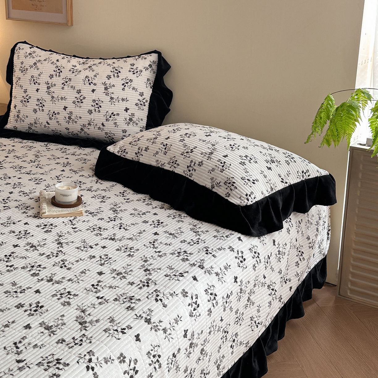 91家纺网 家纺一手货源 找家纺 桃心家居 2025新款韩版花边法式花卉碎花加厚牛奶绒多功能床盖单件单床盖床盖三件套单品 绒床盖-花边梦镜