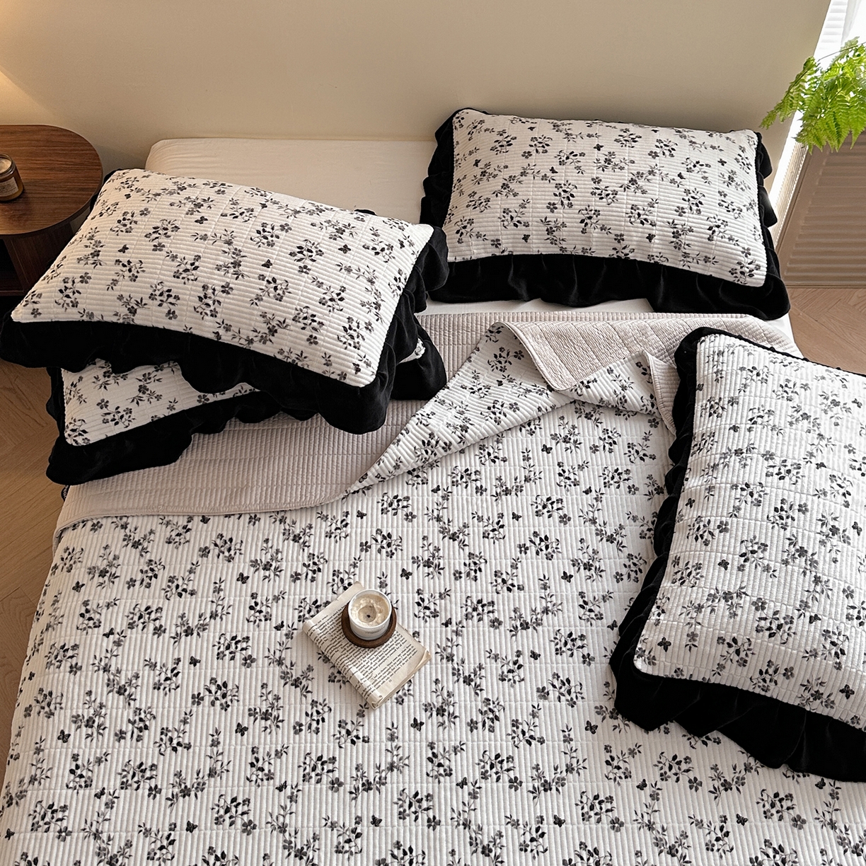 91家纺网 家纺一手货源 找家纺 桃心家居 2025新款韩版花边法式花卉碎花加厚牛奶绒多功能床盖单件单床盖床盖三件套单品 绒床盖-花边梦镜