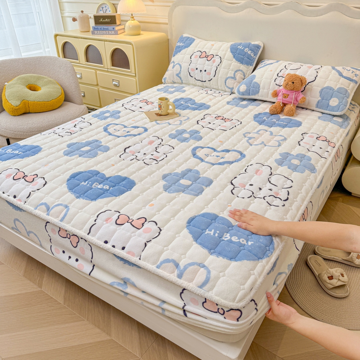 91家纺网 家纺一手货源 找家纺 LIFE.丽芙 2025秋冬新款A类牛奶绒加厚夹棉床笠+被套组合四件套 爱心小宠-蓝