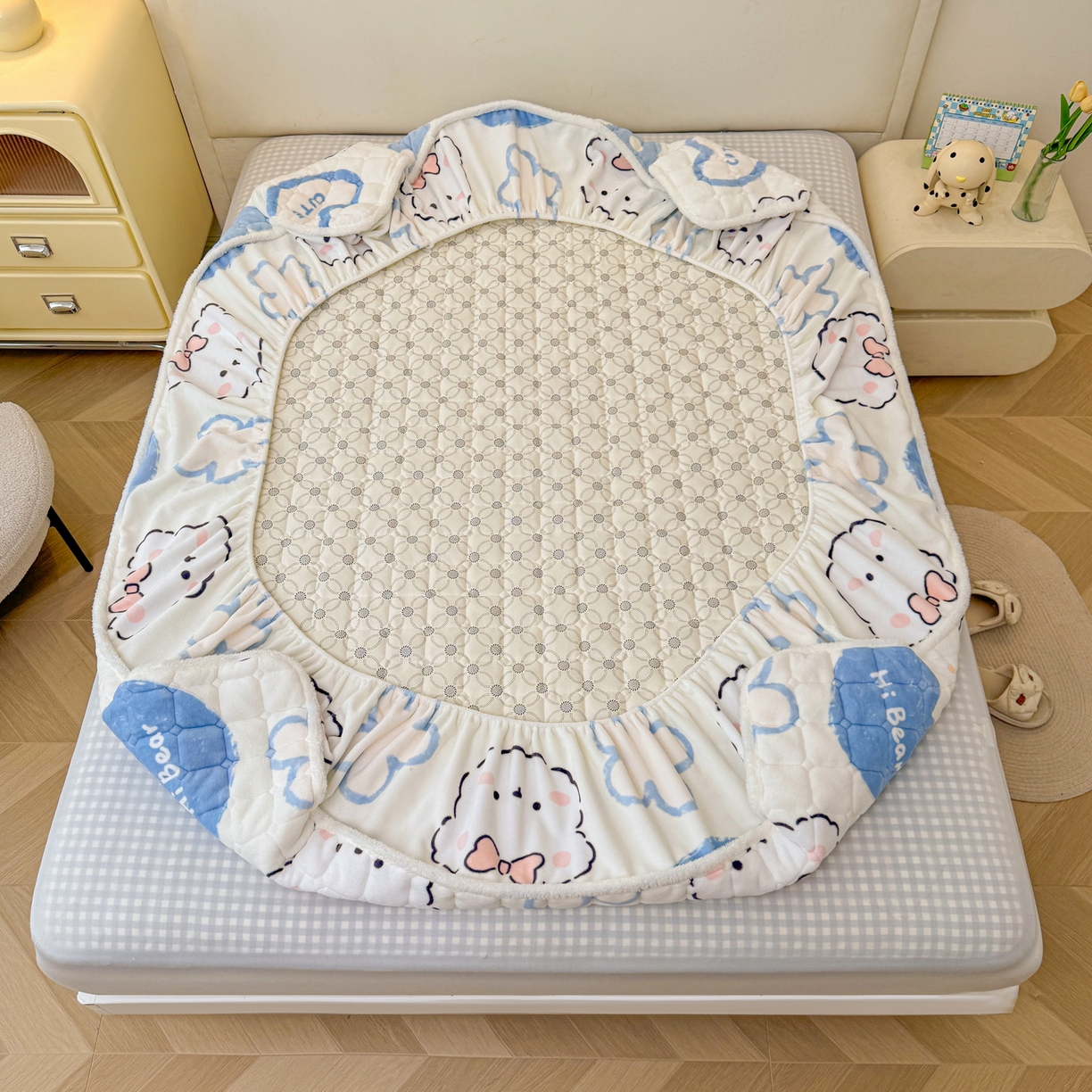 91家纺网 家纺一手货源 找家纺 LIFE.丽芙 2025秋冬新款A类牛奶绒加厚夹棉床笠+被套组合四件套 爱心小宠-蓝