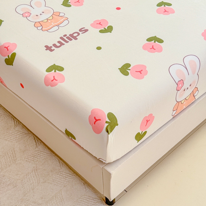 91家纺网 家纺一手货源 找家纺 梦舒阳 2025新款磨毛植物羊绒单床笠三件套单品床笠 粉玉金兔