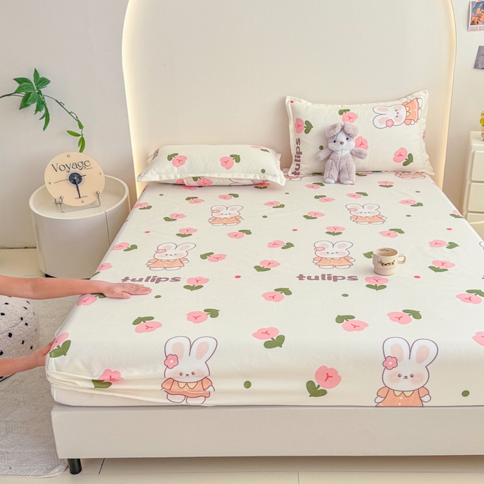 91家纺网 家纺一手货源 找家纺 梦舒阳 2025新款磨毛植物羊绒单床笠三件套单品床笠 粉玉金兔