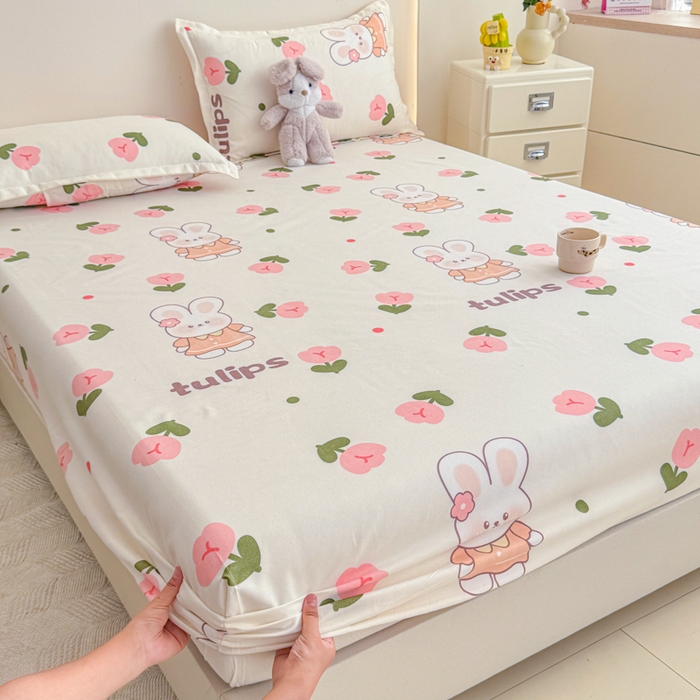 91家纺网 家纺一手货源 找家纺 梦舒阳 2025新款磨毛植物羊绒单床笠三件套单品床笠 粉玉金兔