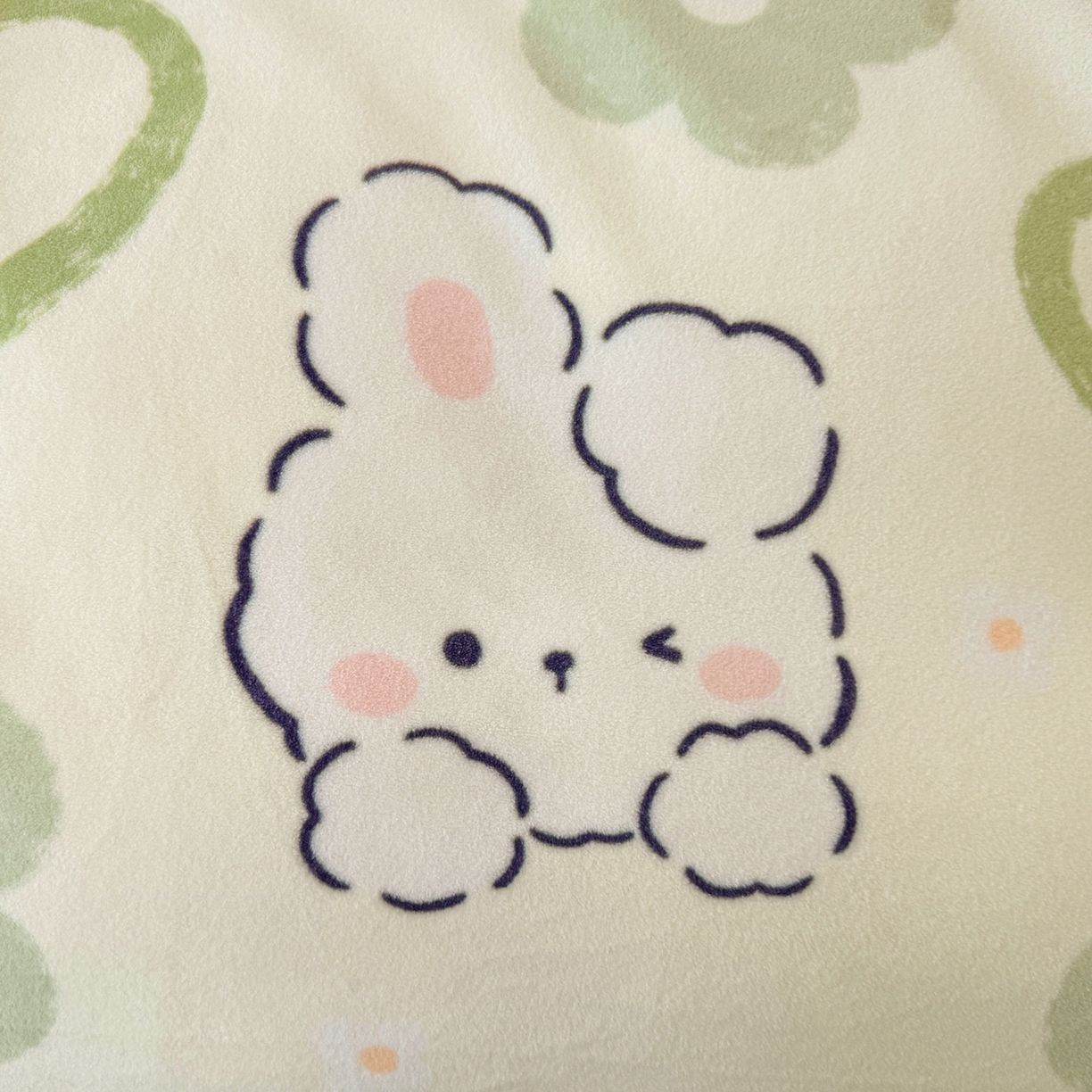 91家纺网 家纺一手货源 找家纺 LIFE.丽芙 2025秋冬新款A类牛奶绒加厚夹棉床笠+被套组合四件套 爱心小宠-绿