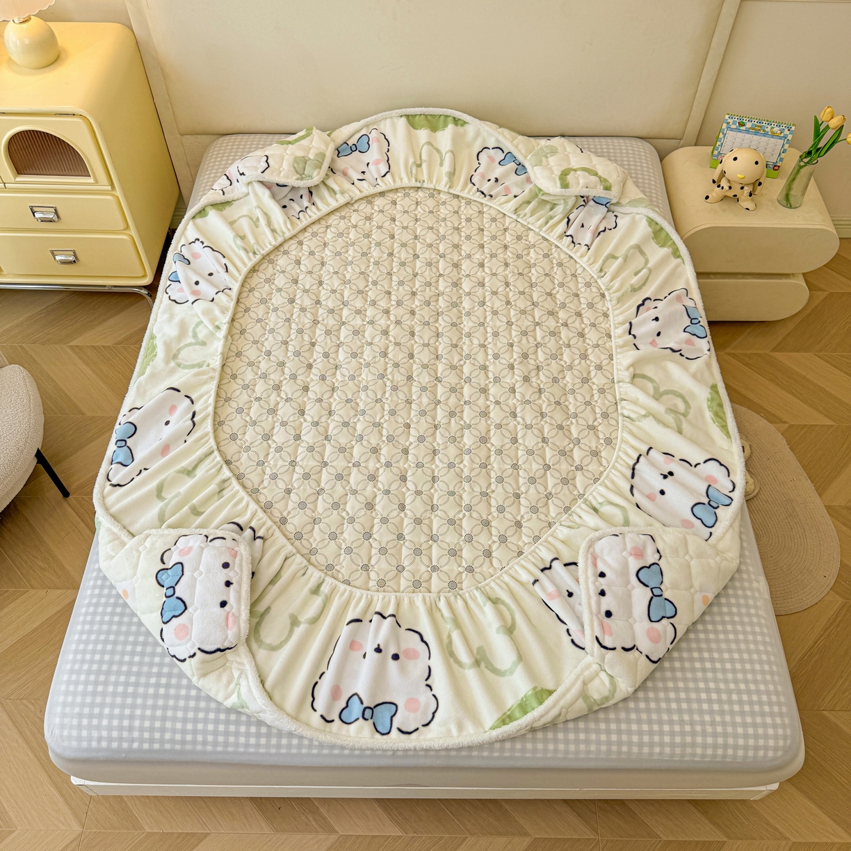 91家纺网 家纺一手货源 找家纺 LIFE.丽芙 2025秋冬新款A类牛奶绒加厚夹棉床笠+被套组合四件套 爱心小宠-绿