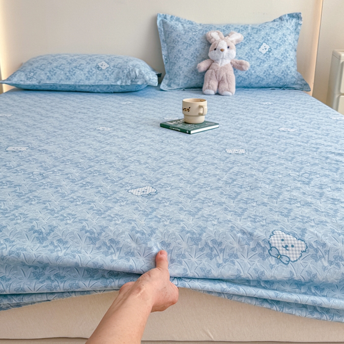 91家纺网 家纺一手货源 找家纺 梦舒阳 2025新款磨毛植物羊绒单床笠三件套单品床笠 小熊日记