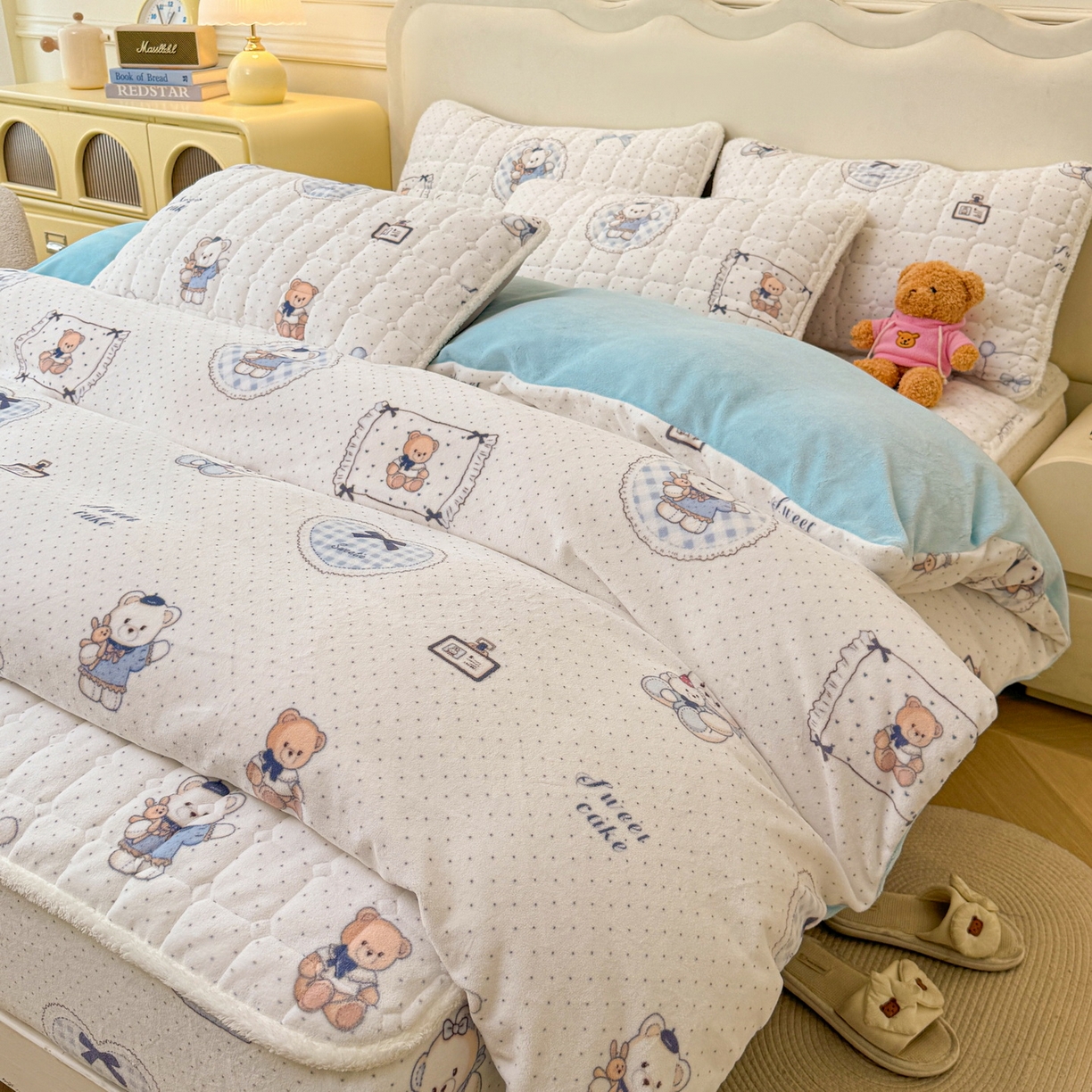 91家纺网 家纺一手货源 找家纺 LIFE.丽芙 2025秋冬新款A类牛奶绒加厚夹棉床笠+被套组合四件套 贝果宝贝