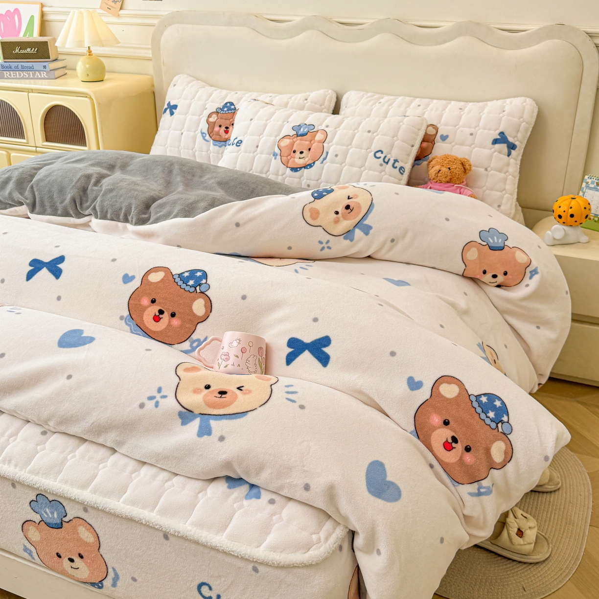 91家纺网 家纺一手货源 找家纺 LIFE.丽芙 2025秋冬新款A类牛奶绒加厚夹棉床笠+被套组合四件套 动感小熊