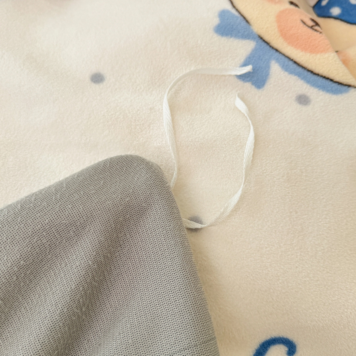 91家纺网 家纺一手货源 找家纺 LIFE.丽芙 2025秋冬新款A类牛奶绒加厚夹棉床笠+被套组合四件套 动感小熊