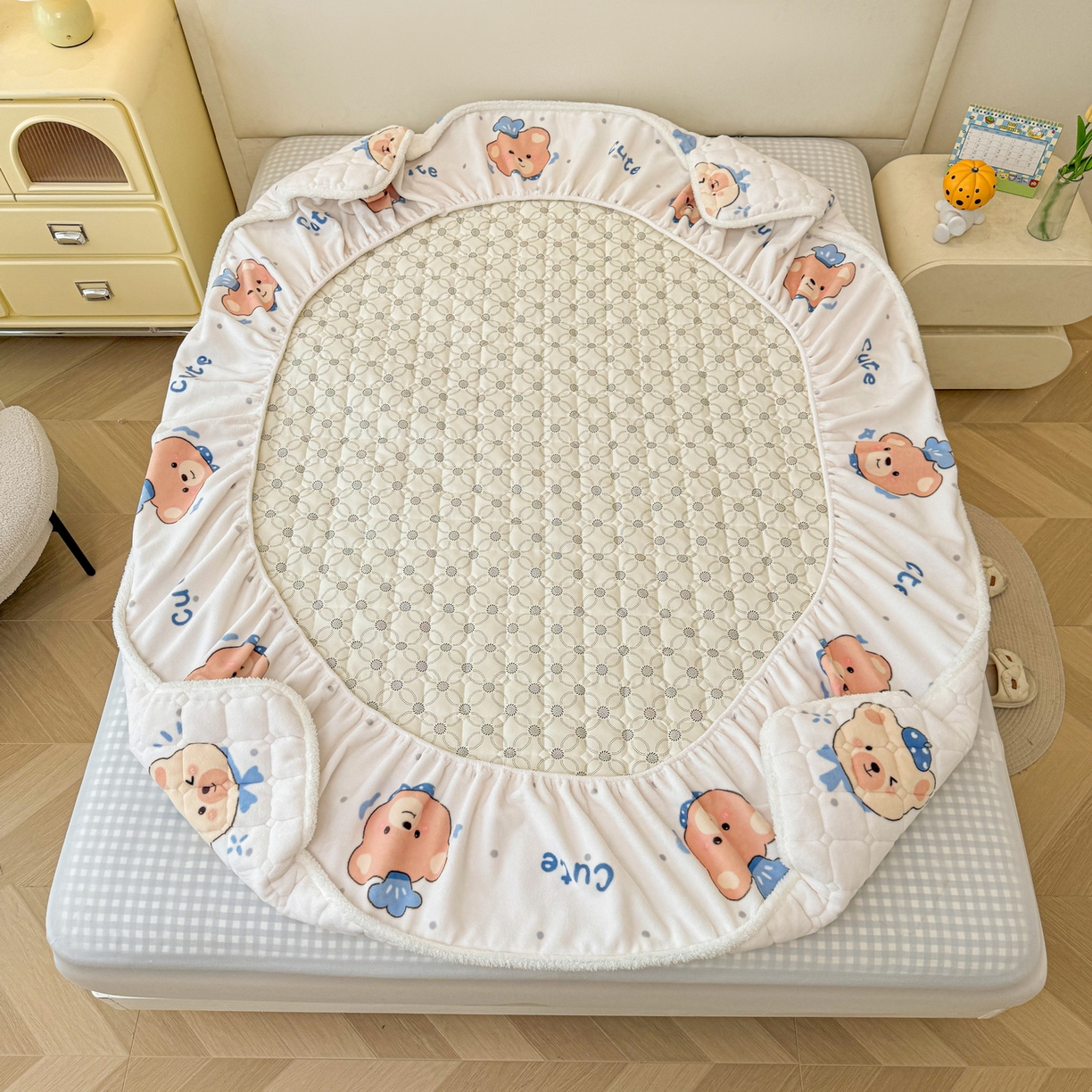 91家纺网 家纺一手货源 找家纺 LIFE.丽芙 2025秋冬新款A类牛奶绒加厚夹棉床笠+被套组合四件套 动感小熊