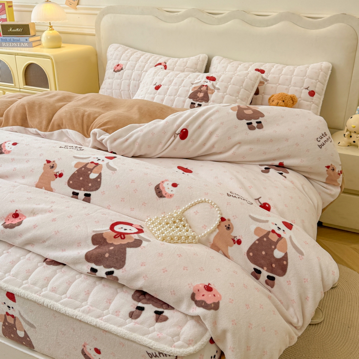 91家纺网 家纺一手货源 找家纺 LIFE.丽芙 2025秋冬新款A类牛奶绒加厚夹棉床笠+被套组合四件套 小伙伴