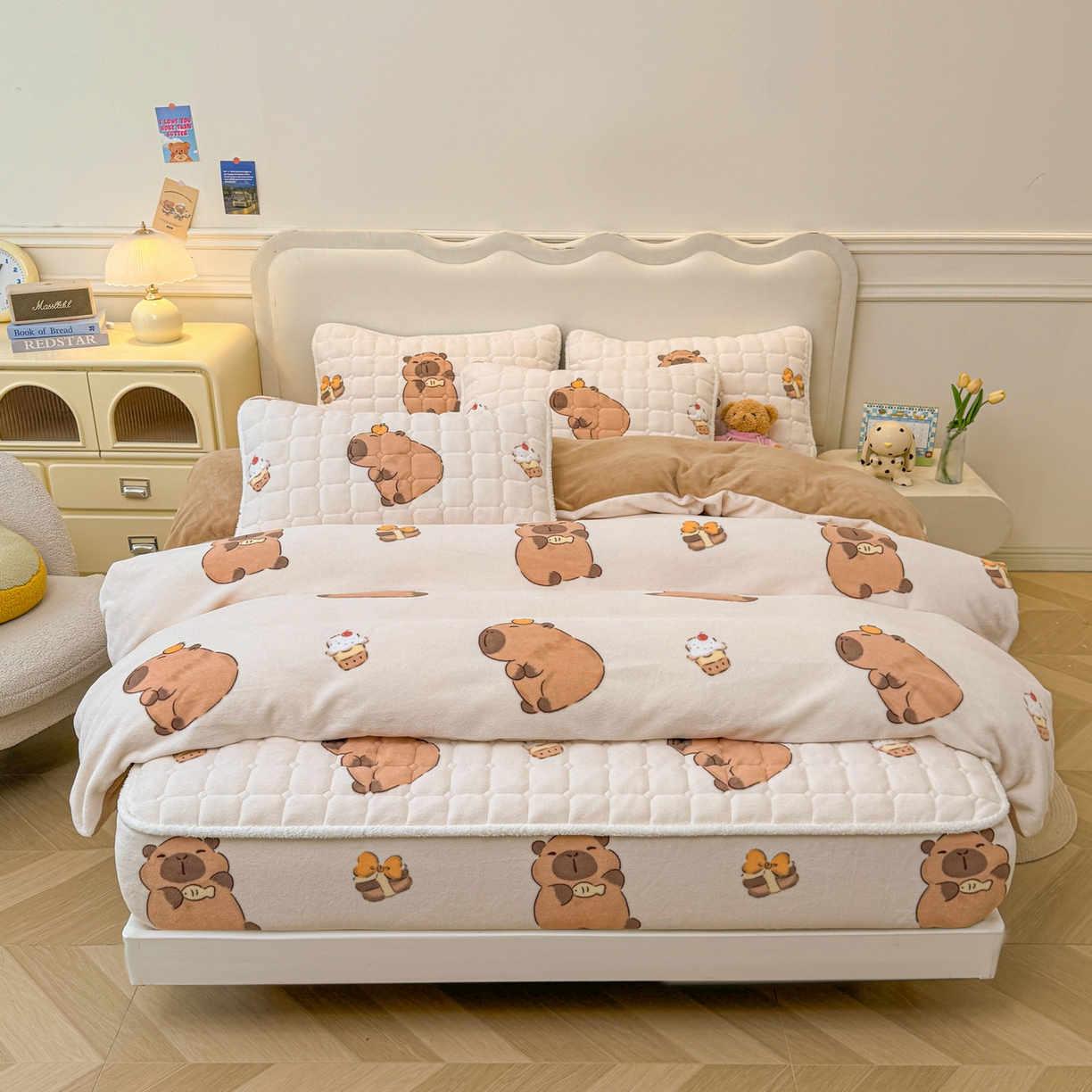 91家纺网 家纺一手货源 找家纺 LIFE.丽芙 2025秋冬新款A类牛奶绒加厚夹棉床笠+被套组合四件套 麦麦卡皮