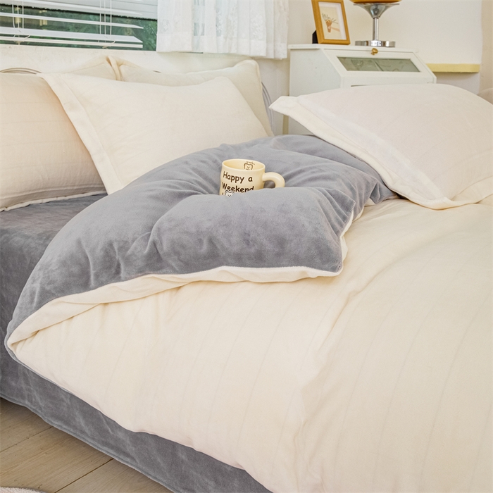 91家纺网 家纺一手货源 找家纺 锦罗绣 2025新款牛奶绒肌理纹单被套 米白拼灰