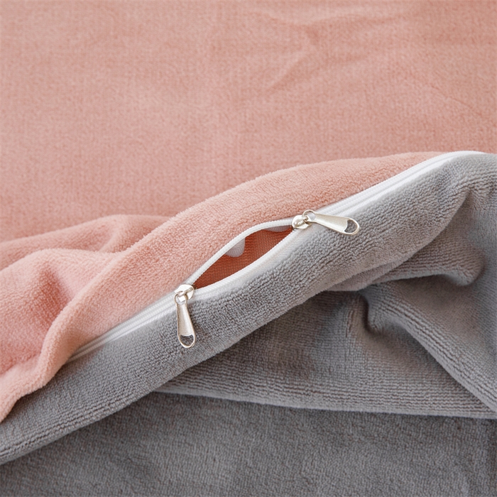 91家纺网 家纺一手货源 找家纺 锦罗绣 2025新款牛奶绒肌理纹单被套 粉拼灰