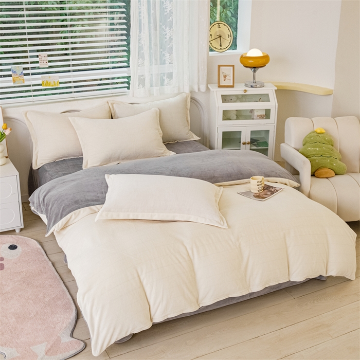 91家纺网 家纺一手货源 找家纺 锦罗绣 2025新款牛奶绒肌理纹单被套 米白拼灰