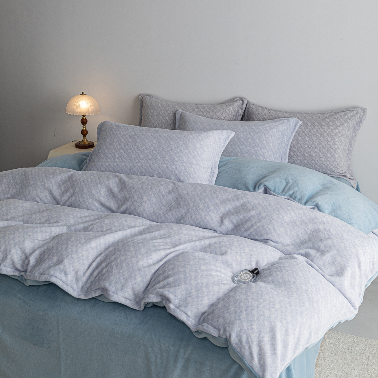 91家纺网 家纺一手货源 找家纺 锦罗绣 2025新款牛奶绒肌理纹单被套 肌理纹-蓝