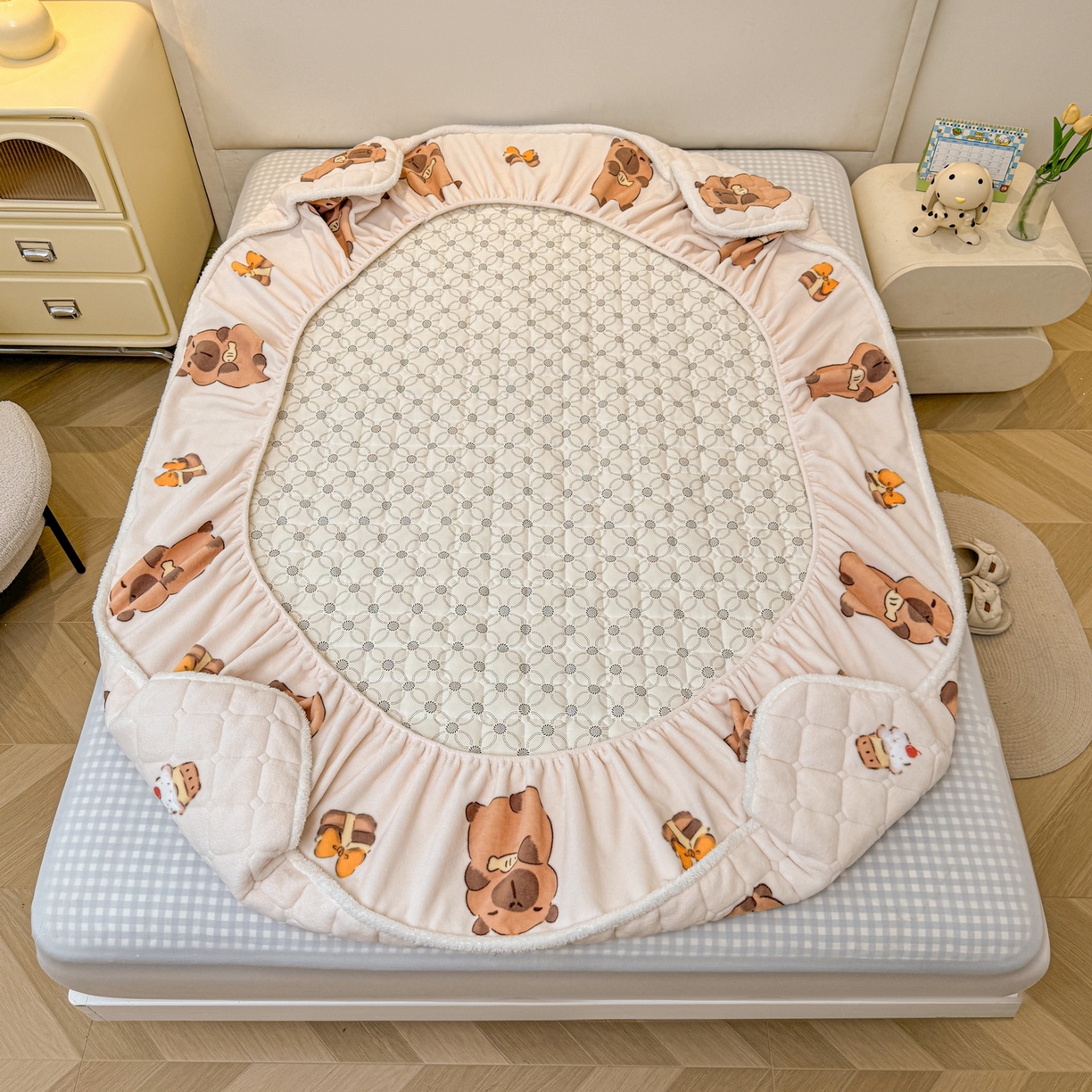 91家纺网 家纺一手货源 找家纺 LIFE.丽芙 2025秋冬新款A类牛奶绒加厚夹棉床笠+被套组合四件套 麦麦卡皮