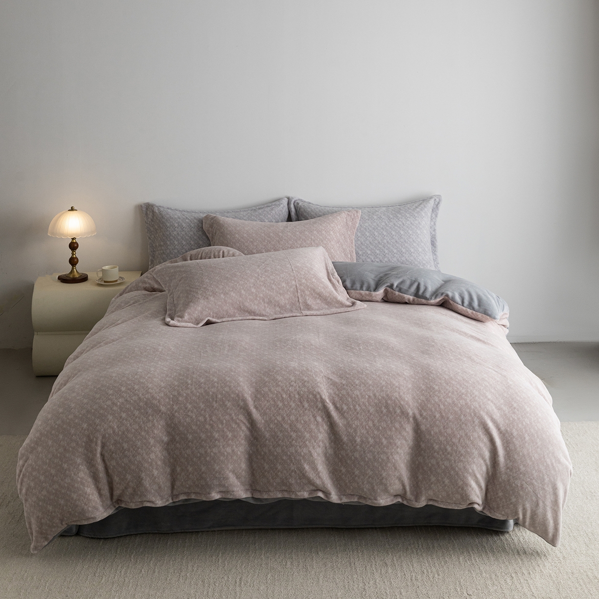 91家纺网 家纺一手货源 找家纺 锦罗绣 2025新款牛奶绒肌理纹单被套 肌理纹-咖