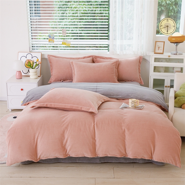 91家纺网 家纺一手货源 找家纺 锦罗绣 2025新款牛奶绒肌理纹单被套 粉拼灰