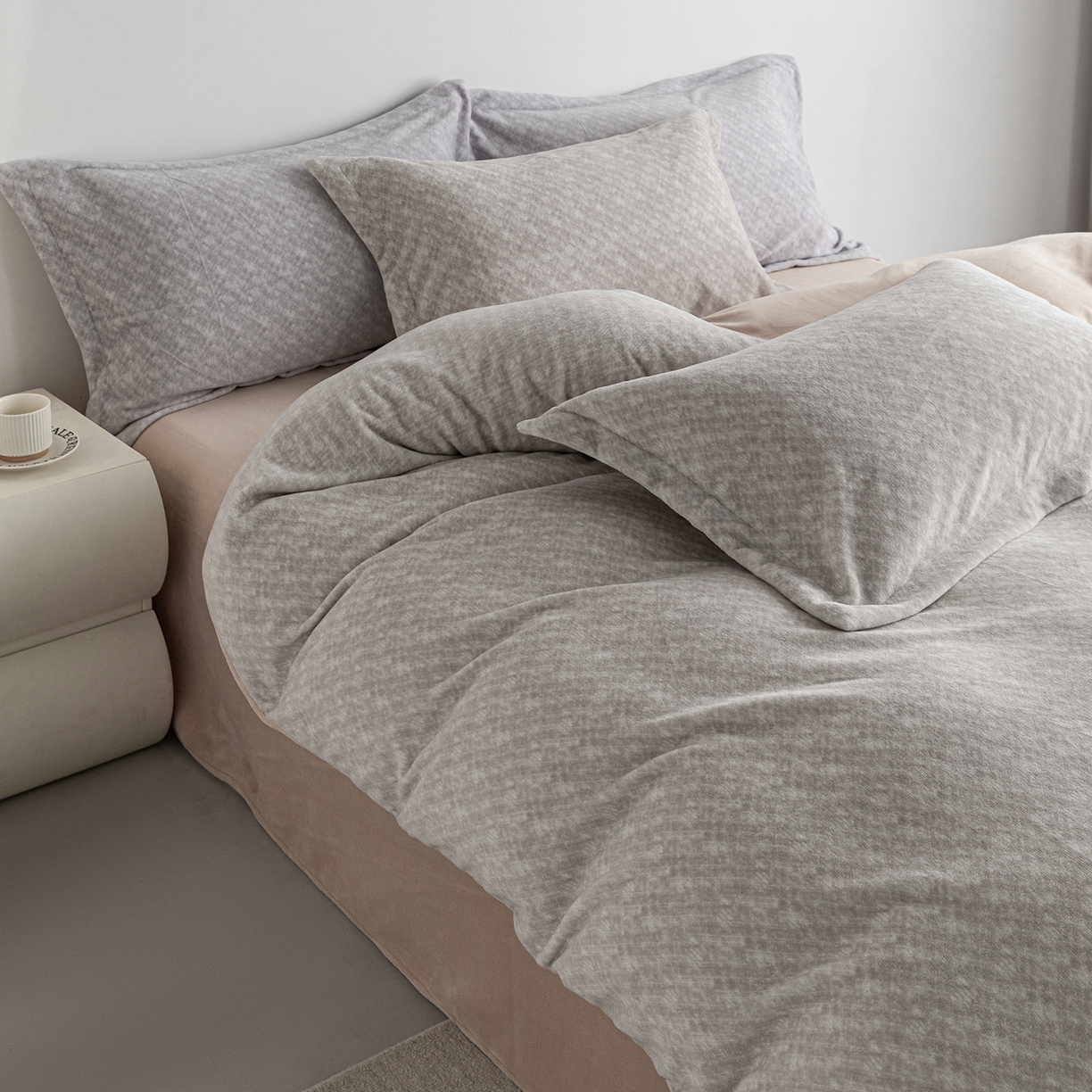 91家纺网 家纺一手货源 找家纺 锦罗绣 2025新款牛奶绒肌理纹单被套 肌理纹-棕