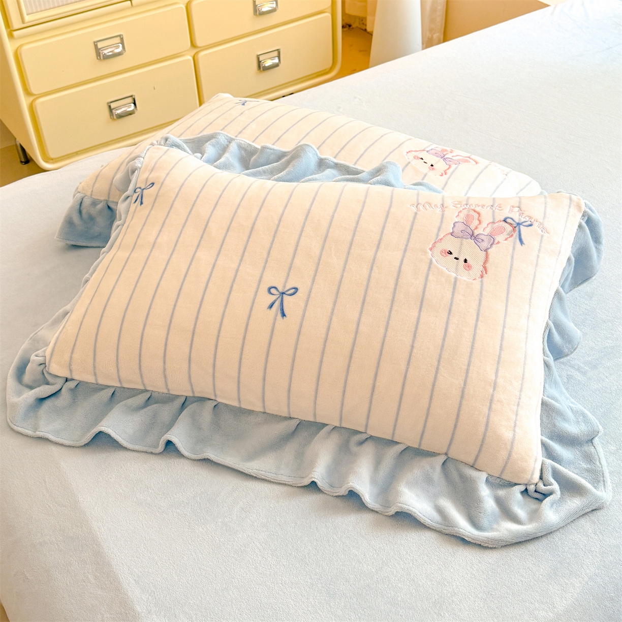 91家纺网 家纺一手货源 找家纺 （总）绒棉世家 2025秋冬新款卡通消光牛奶绒贴布绣四件套-多巴胺系列