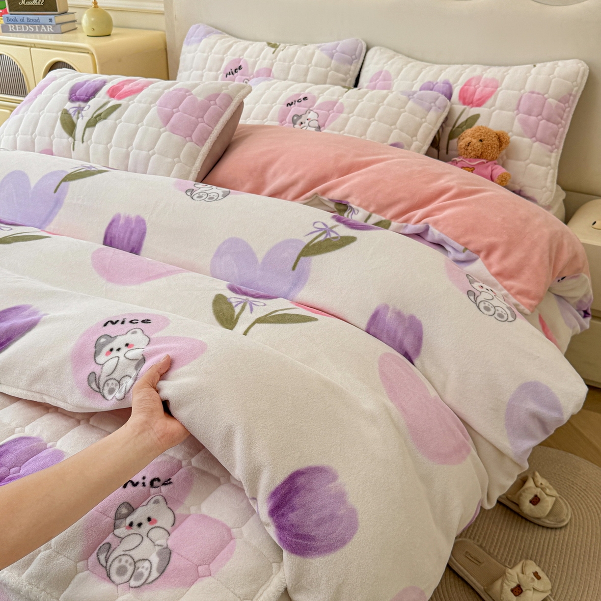 91家纺网 家纺一手货源 找家纺 LIFE.丽芙 2025秋冬新款A类牛奶绒加厚夹棉床笠+被套组合四件套 花语