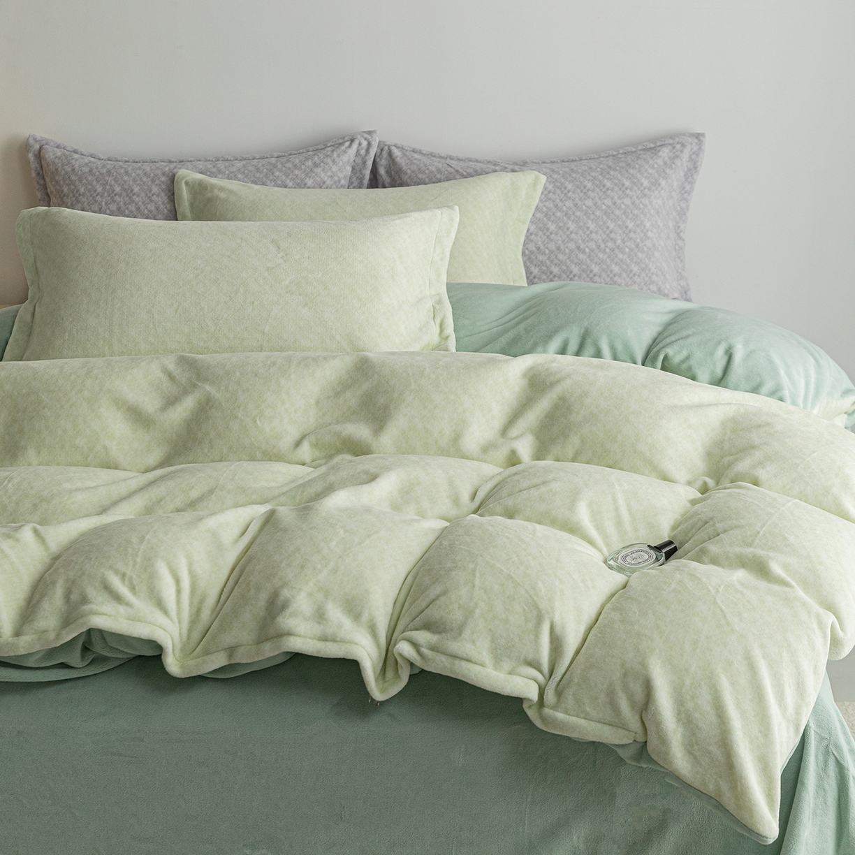 91家纺网 家纺一手货源 找家纺 锦罗绣 2025新款牛奶绒肌理纹四件套 肌理纹-绿