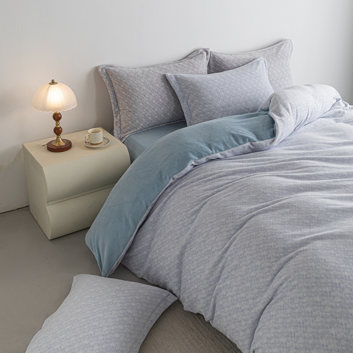 91家纺网 家纺一手货源 找家纺 锦罗绣 2025新款牛奶绒肌理纹四件套 肌理纹-蓝