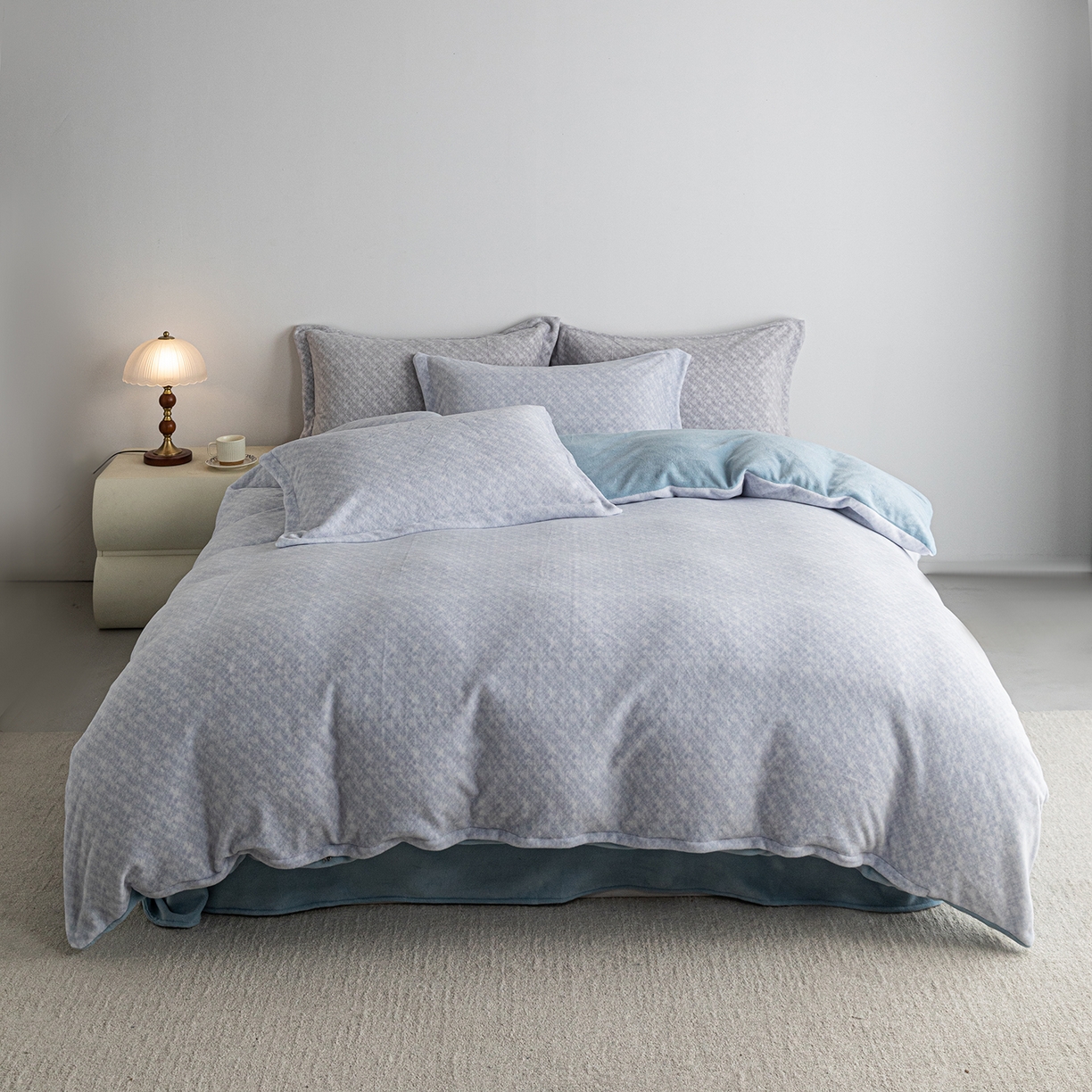 91家纺网 家纺一手货源 找家纺 锦罗绣 2025新款牛奶绒肌理纹四件套 肌理纹-蓝