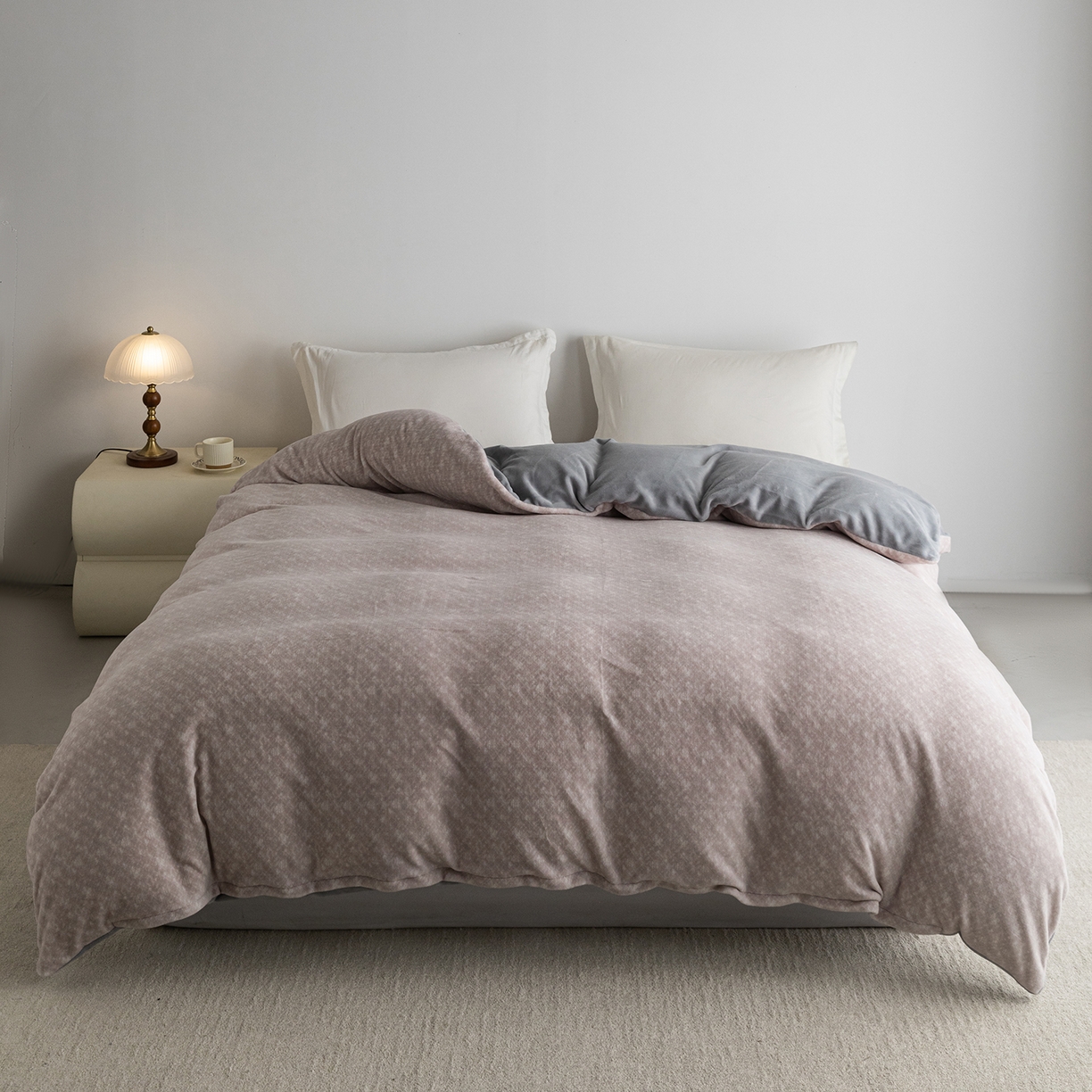 91家纺网 家纺一手货源 找家纺 锦罗绣 2025新款牛奶绒肌理纹四件套 肌理纹-咖