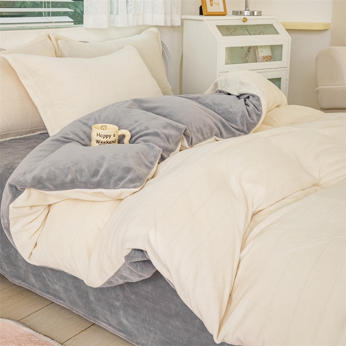 91家纺网 家纺一手货源 找家纺 锦罗绣 2025新款牛奶绒肌理纹四件套 米白拼灰