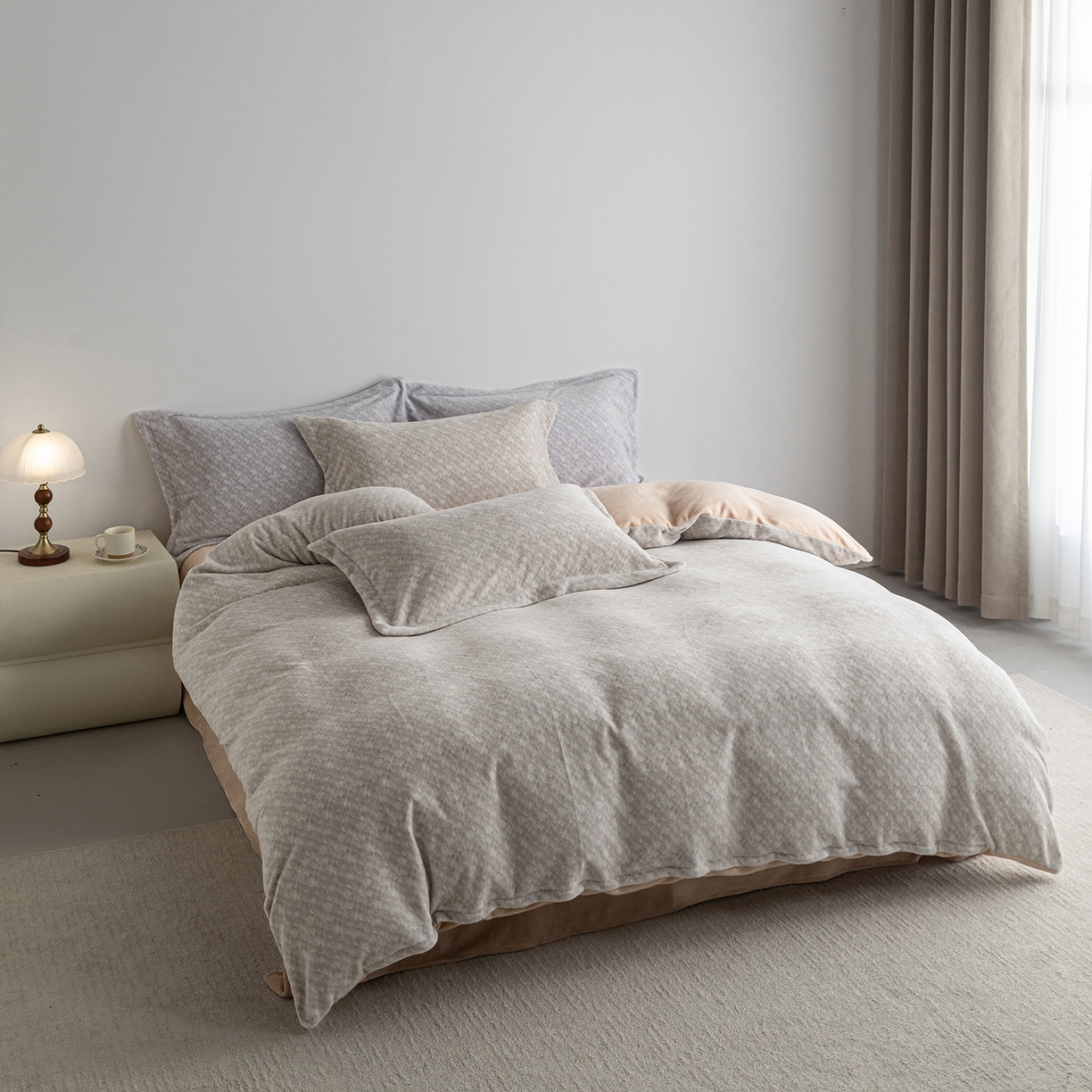 91家纺网 家纺一手货源 找家纺 锦罗绣 2025新款牛奶绒肌理纹四件套 肌理纹-棕