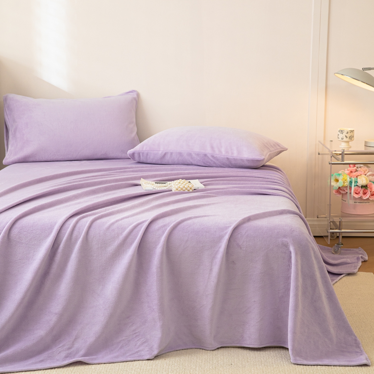 91家纺网 家纺一手货源 找家纺 （总）眠博士 2025新款简约牛奶绒纯色单床单-场景二